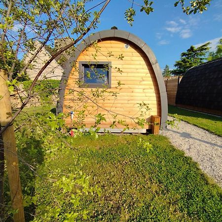 Le Domaine De Pivette Chambre Climatisee Et Insolite Avec Terrasse Privative Avranches Buitenkant foto