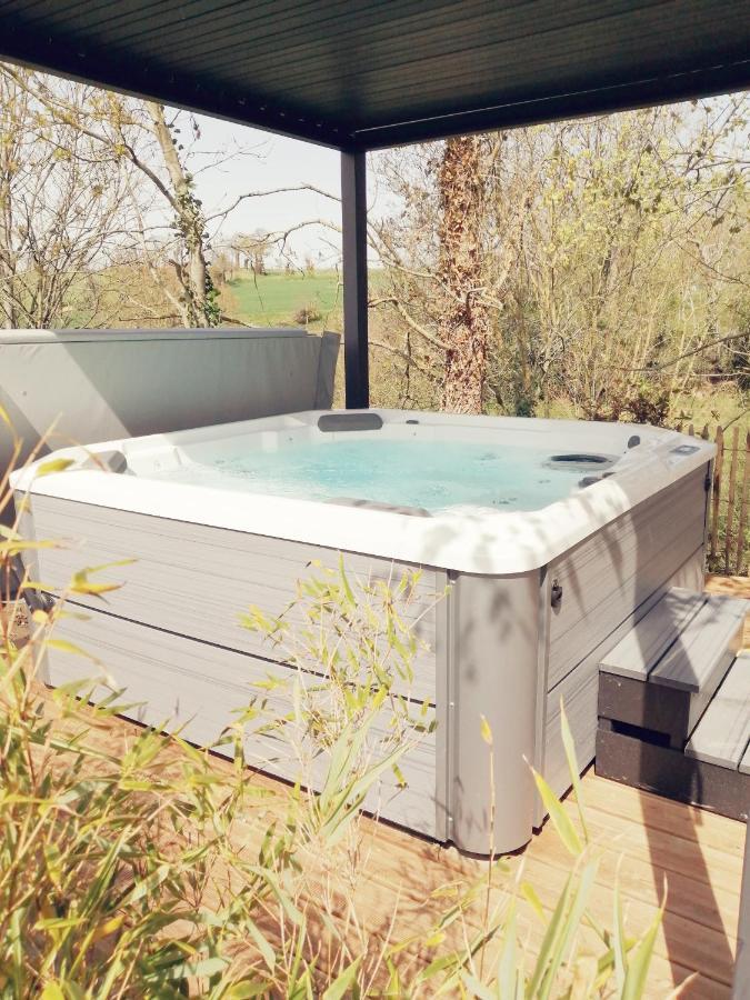 Le Domaine De Pivette Chambre Climatisee Et Insolite Avec Terrasse Privative Avranches Buitenkant foto