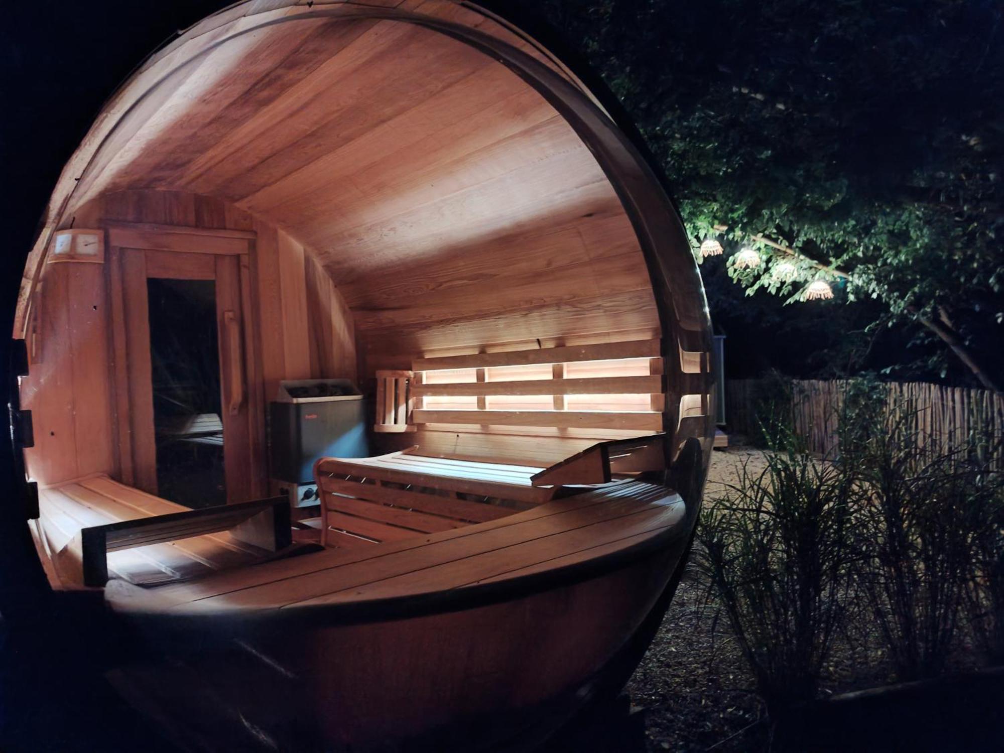 Le Domaine De Pivette Chambre Climatisee Et Insolite Avec Terrasse Privative Avranches Kamer foto